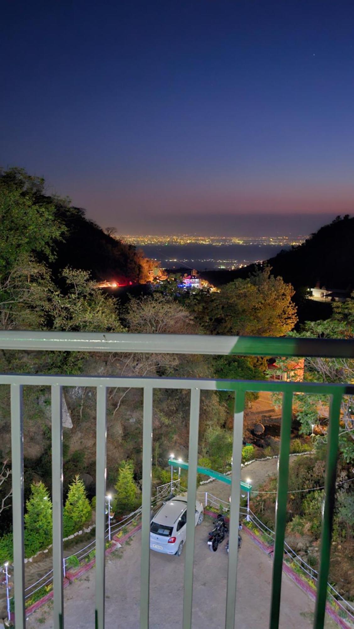 On The Rocks Hotel Kasauli Kültér fotó