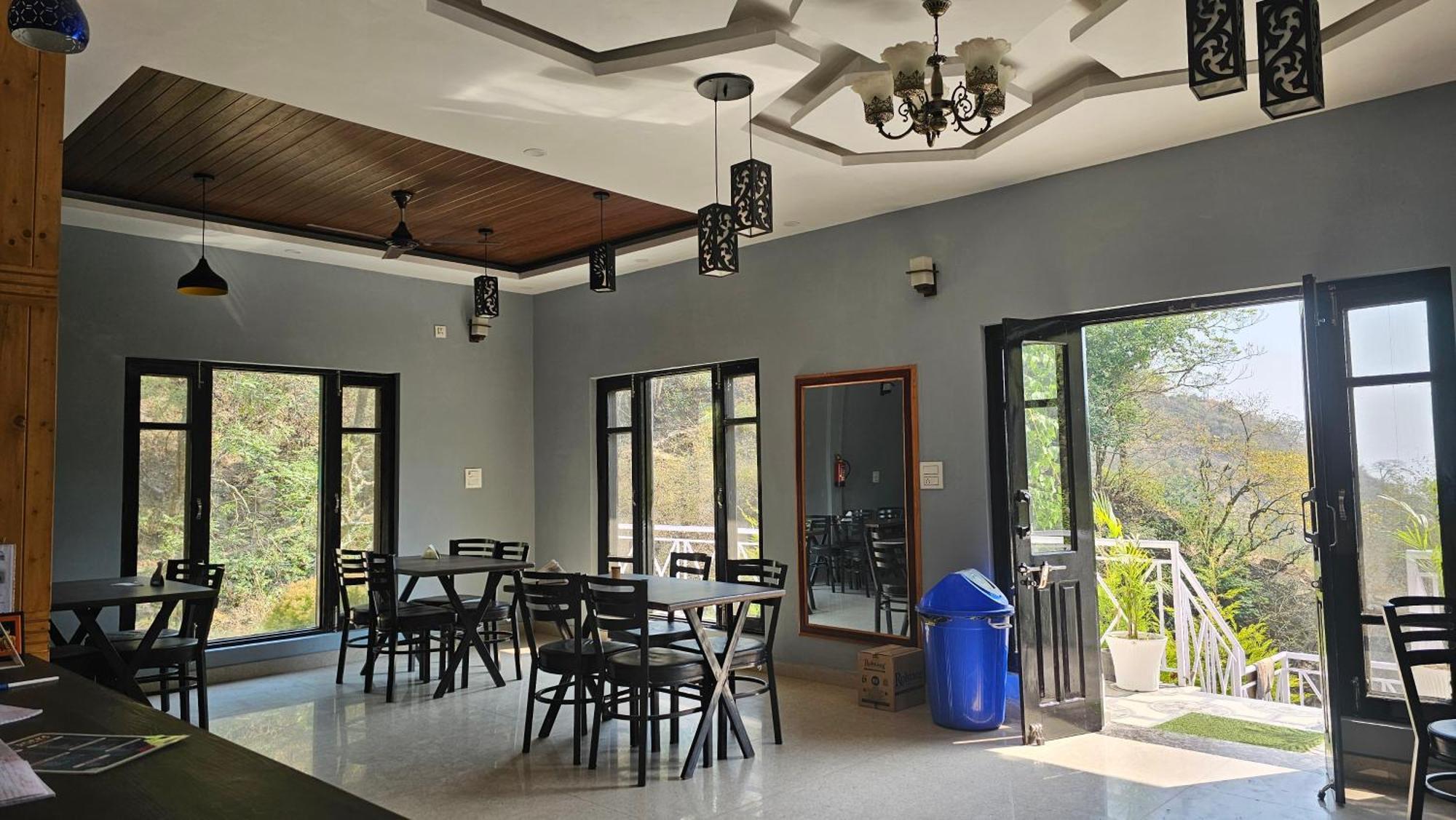 On The Rocks Hotel Kasauli Kültér fotó