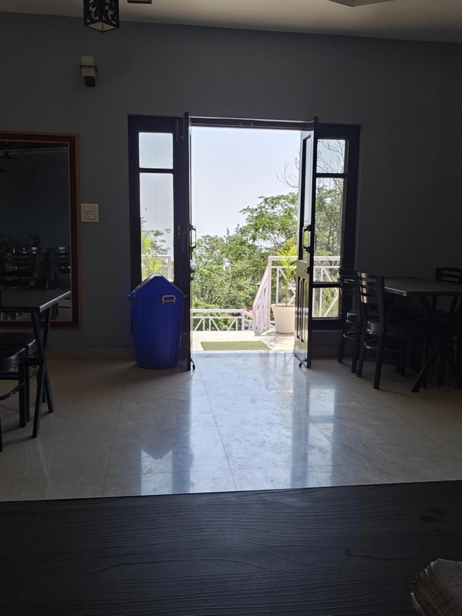 On The Rocks Hotel Kasauli Kültér fotó