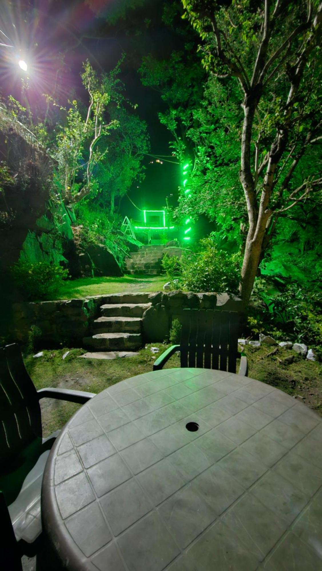 On The Rocks Hotel Kasauli Kültér fotó