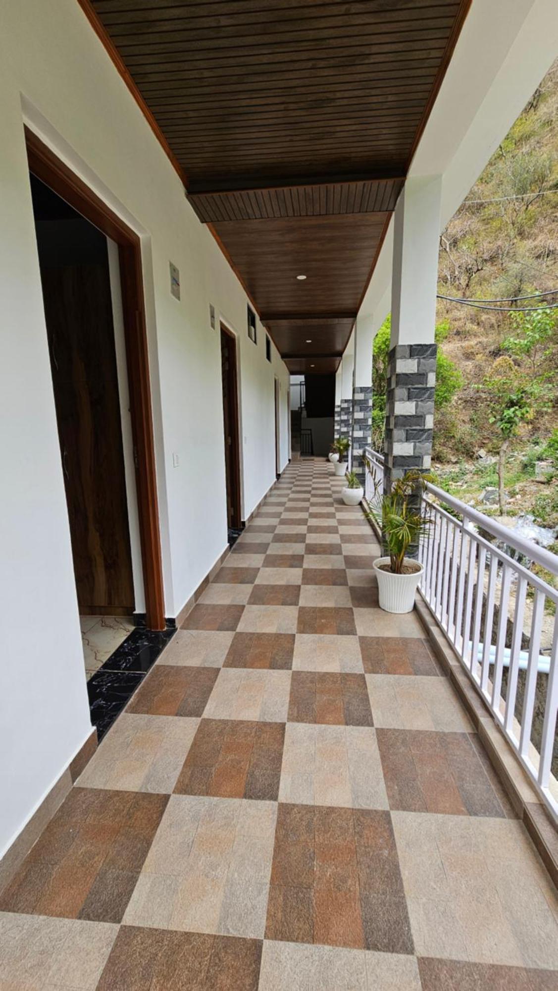 On The Rocks Hotel Kasauli Kültér fotó
