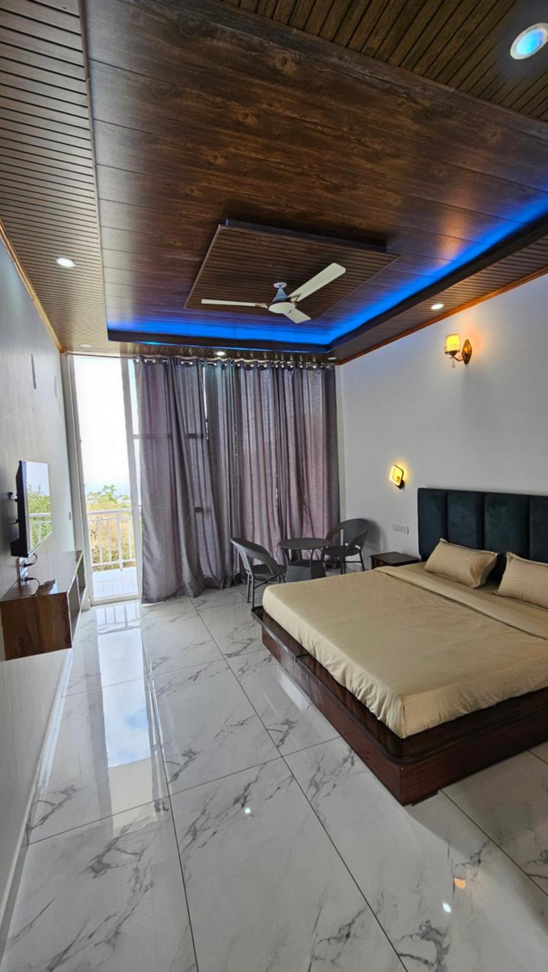 On The Rocks Hotel Kasauli Kültér fotó