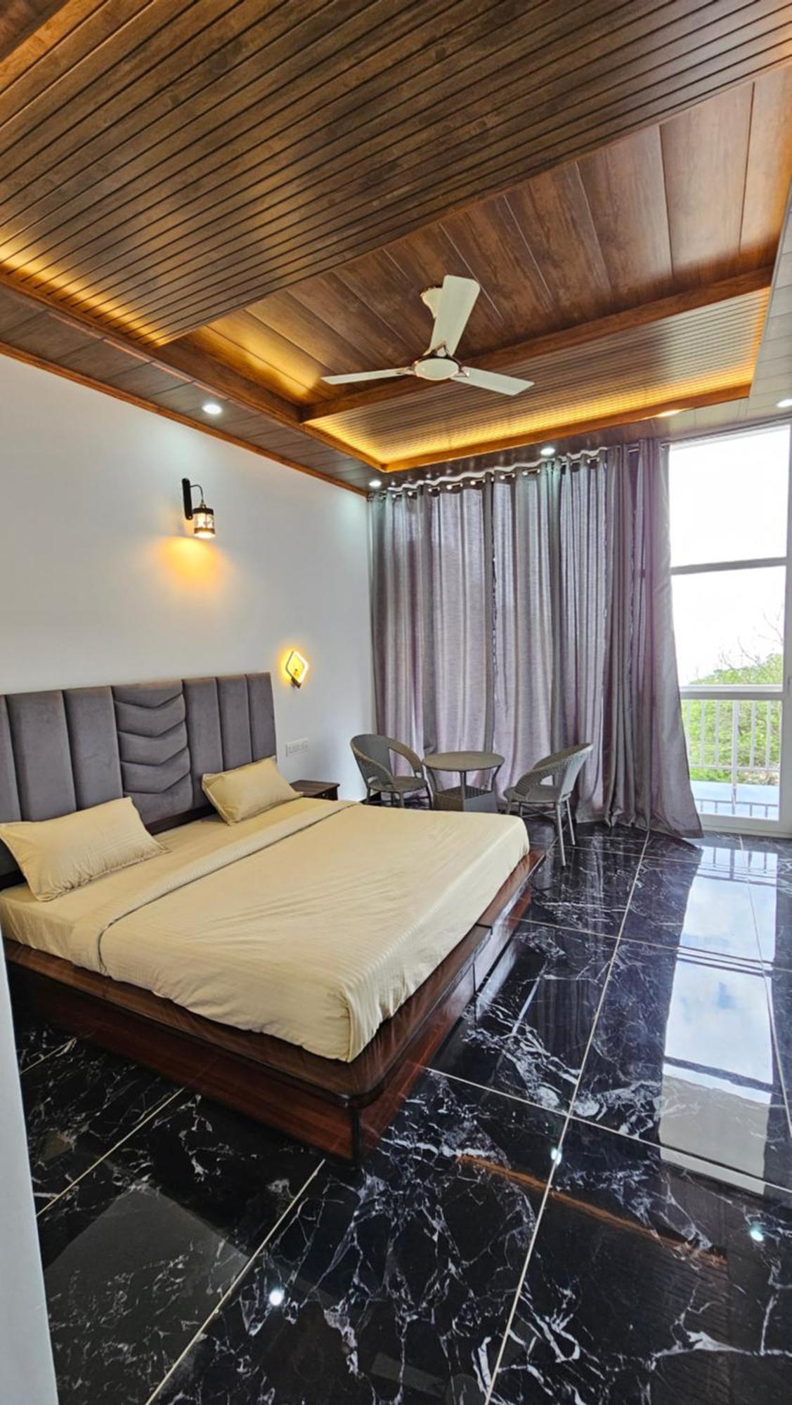 On The Rocks Hotel Kasauli Kültér fotó