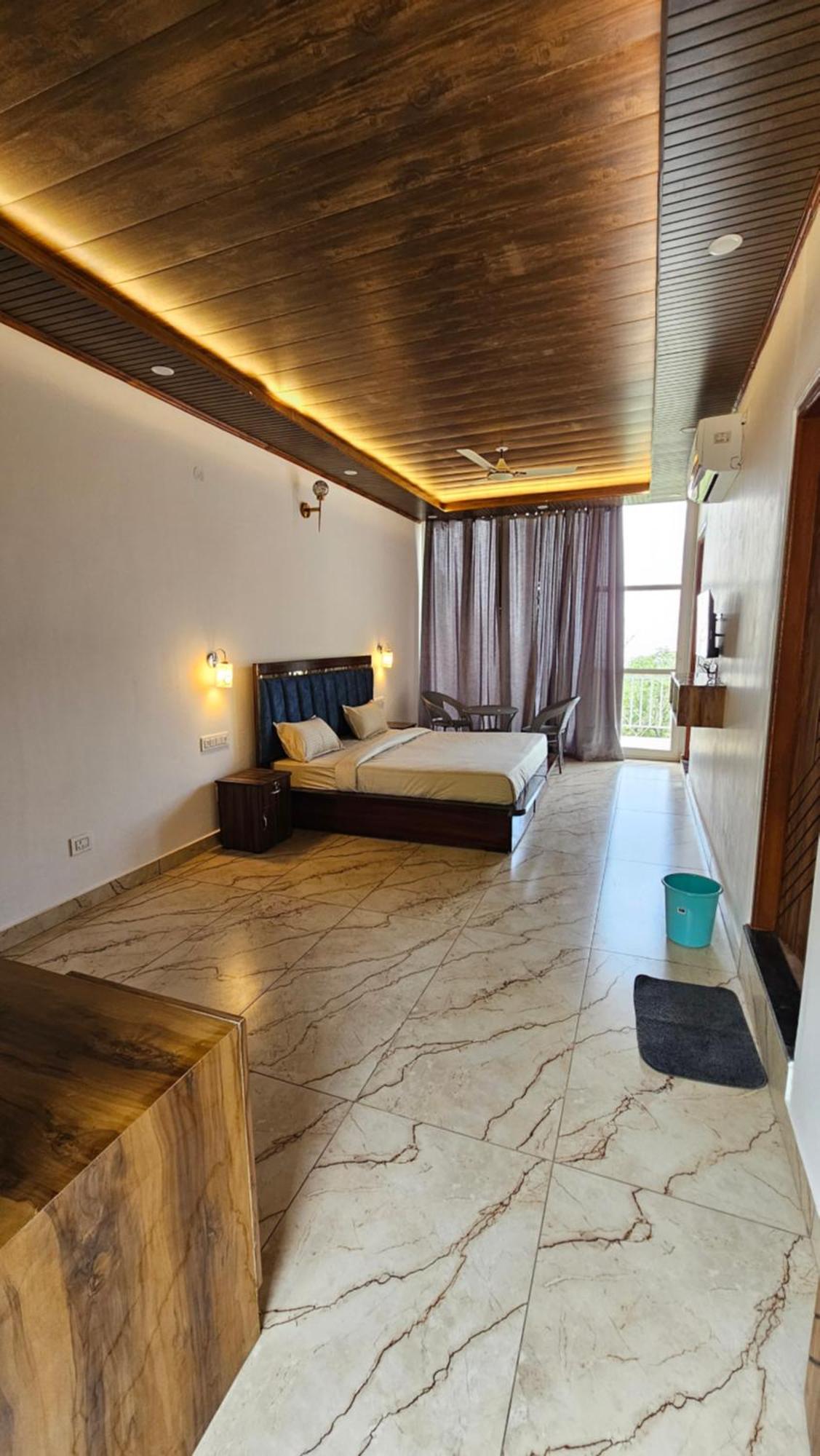 On The Rocks Hotel Kasauli Kültér fotó