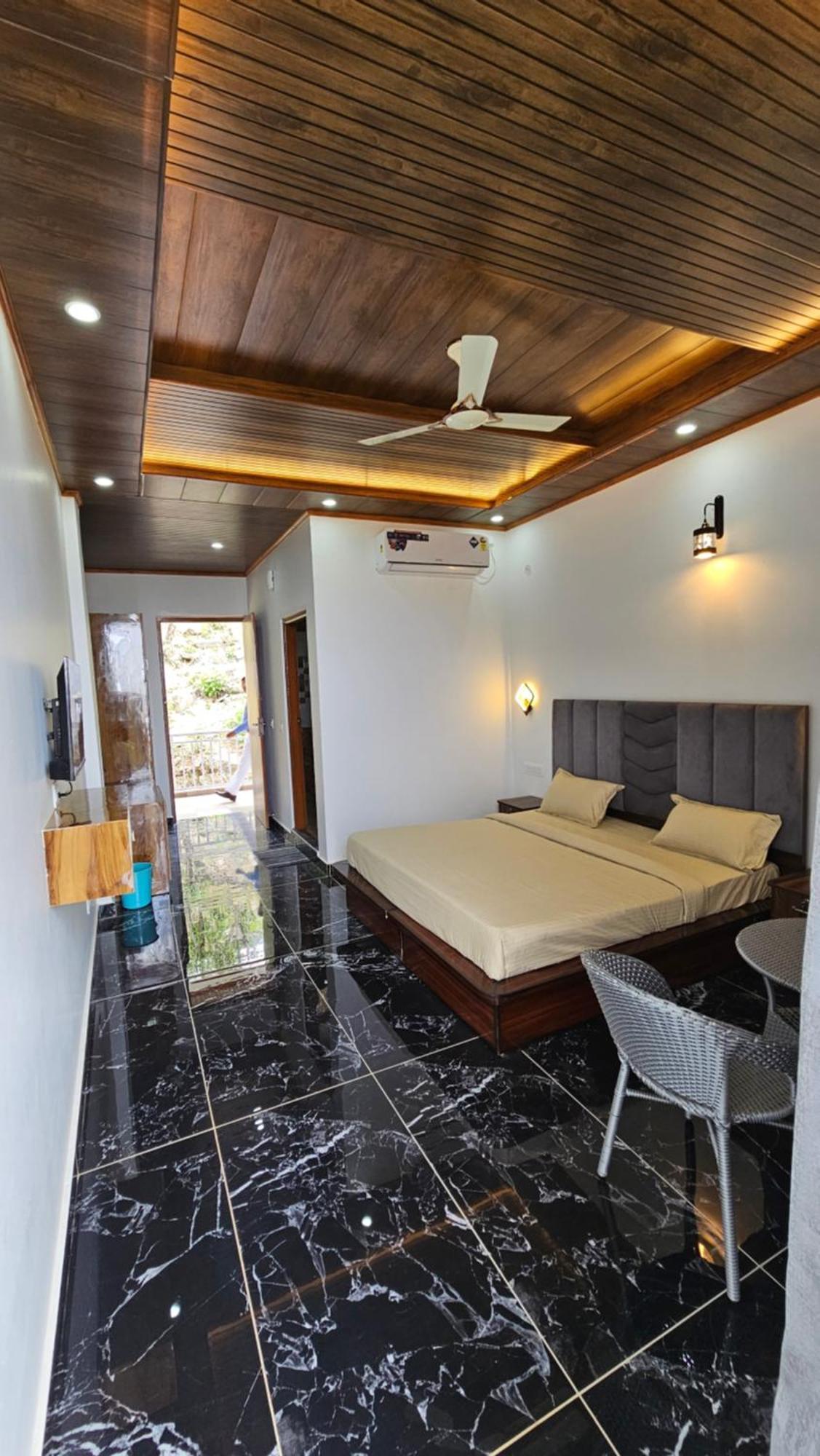 On The Rocks Hotel Kasauli Kültér fotó