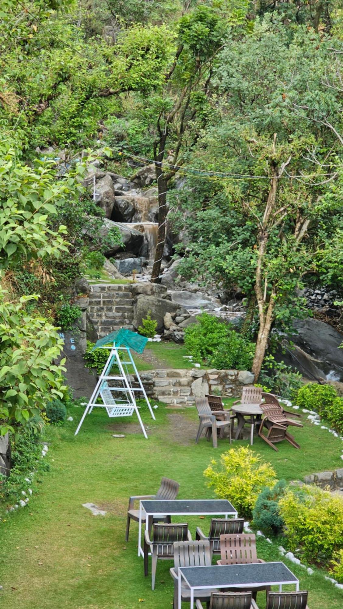 On The Rocks Hotel Kasauli Kültér fotó